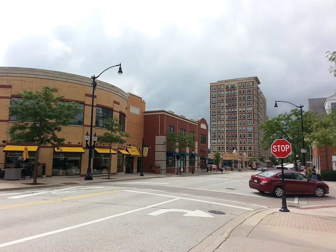 Arlington Heights, Illinois - from the city Wikipedia article