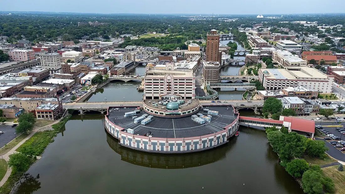 Aurora, Illinois - from the city Wikipedia article